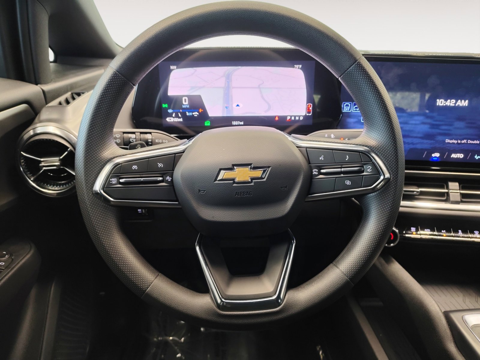 Used 2026 Chevrolet Equinox EV LT FWD image 18