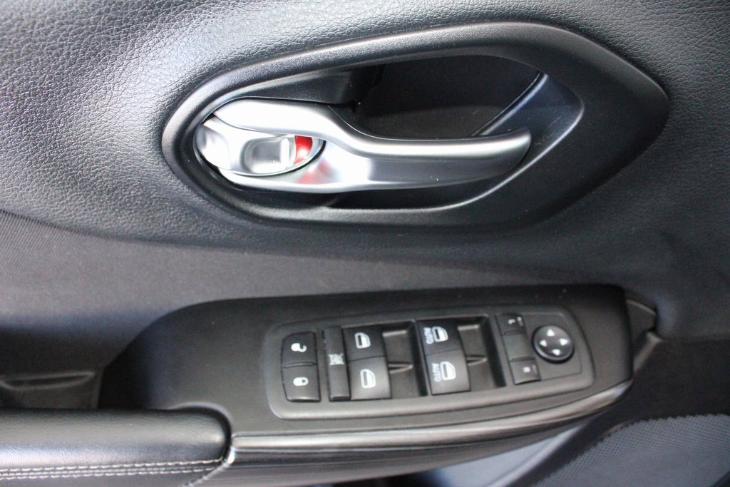 Used 2014 Jeep Cherokee Latitude image 21