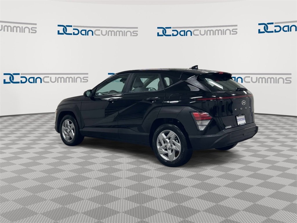 Used 2024 Hyundai Kona SE image 6