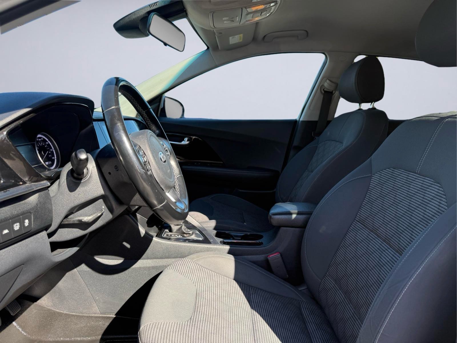 Used 2021 Kia Niro LXS FWD image 14