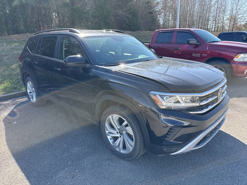 Used 2022 Volkswagen Atlas SE image 2