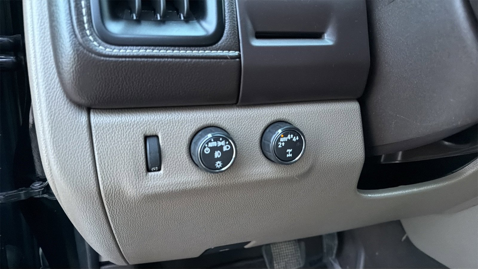 Used 2019 GMC Canyon SLT w/ Driver Alert Package image 24