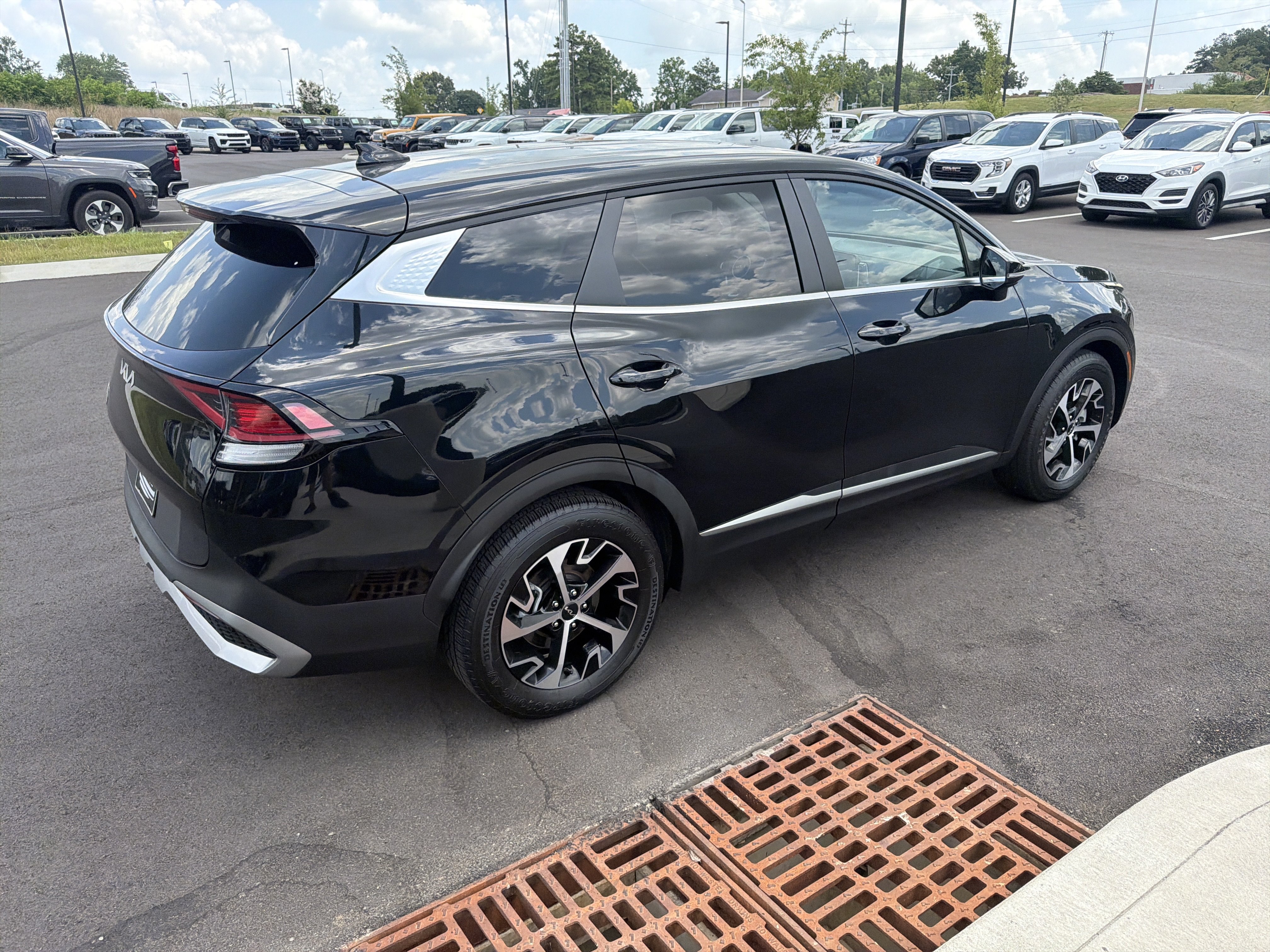 Used 2023 Kia Sportage EX FWD image 14