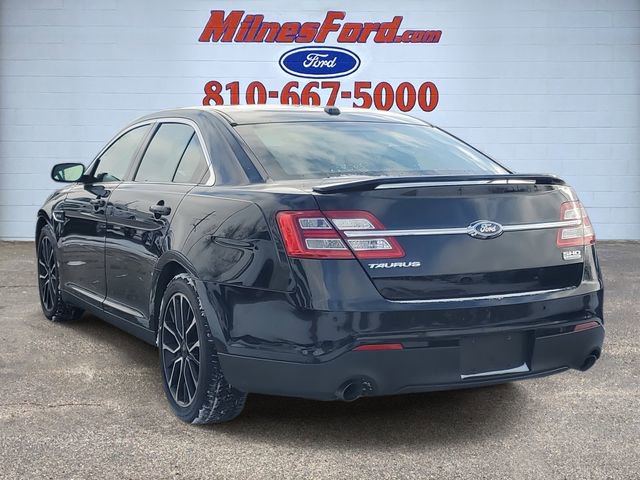 Used 2018 Ford Taurus SHO image 4