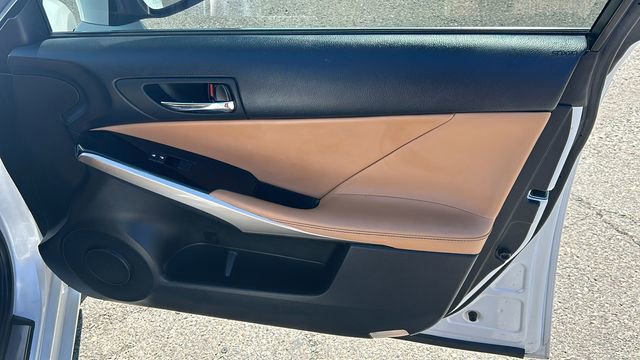 Used 2016 Lexus IS 200t RWD image 10