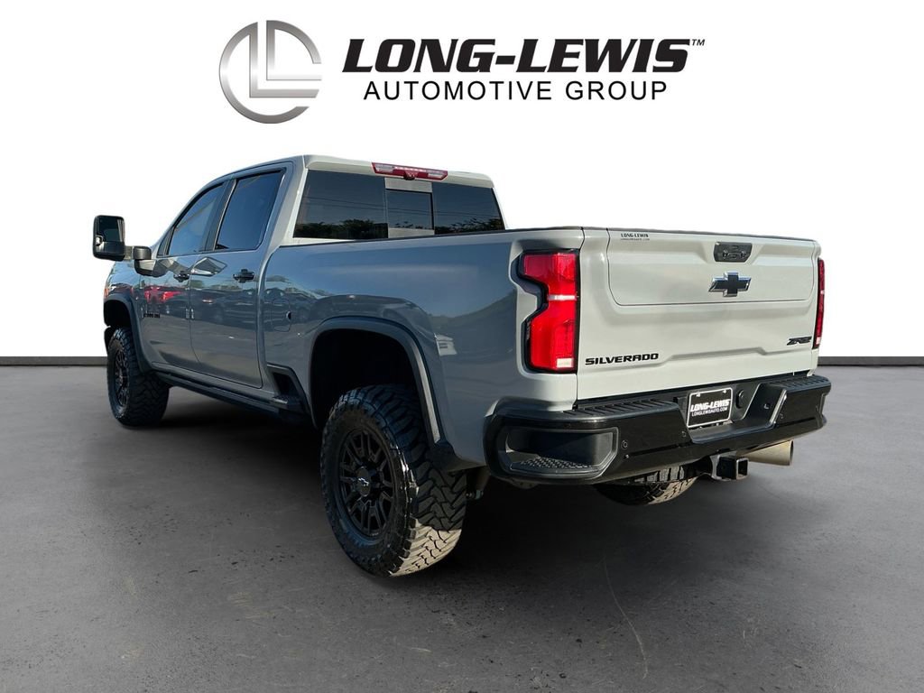 Used 2024 Chevrolet Silverado 2500 ZR2 w/ Technology Package AWD/4WD image 4