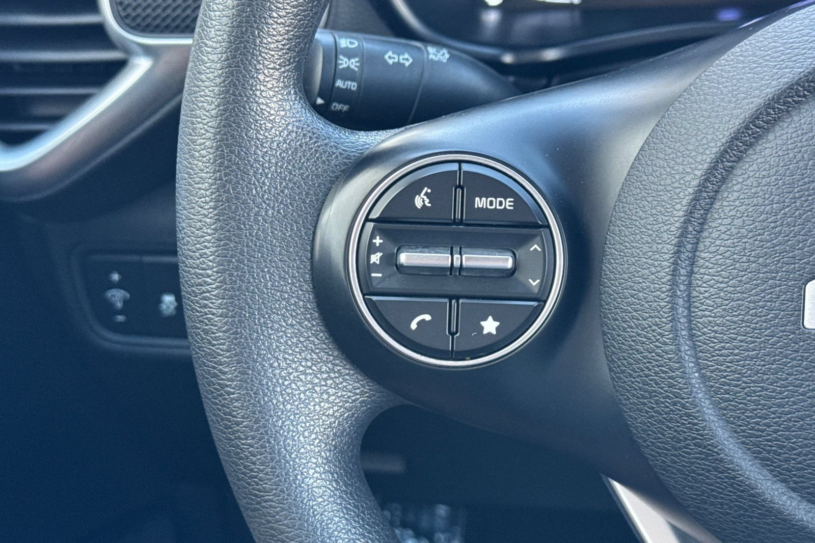 Used 2024 Kia Soul LX w/ Option Group 015 FWD image 25