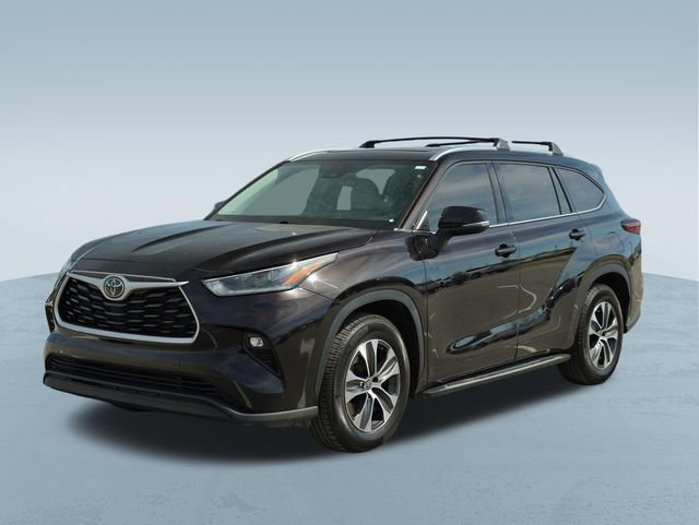 Used 2021 Toyota Highlander XLE image 3