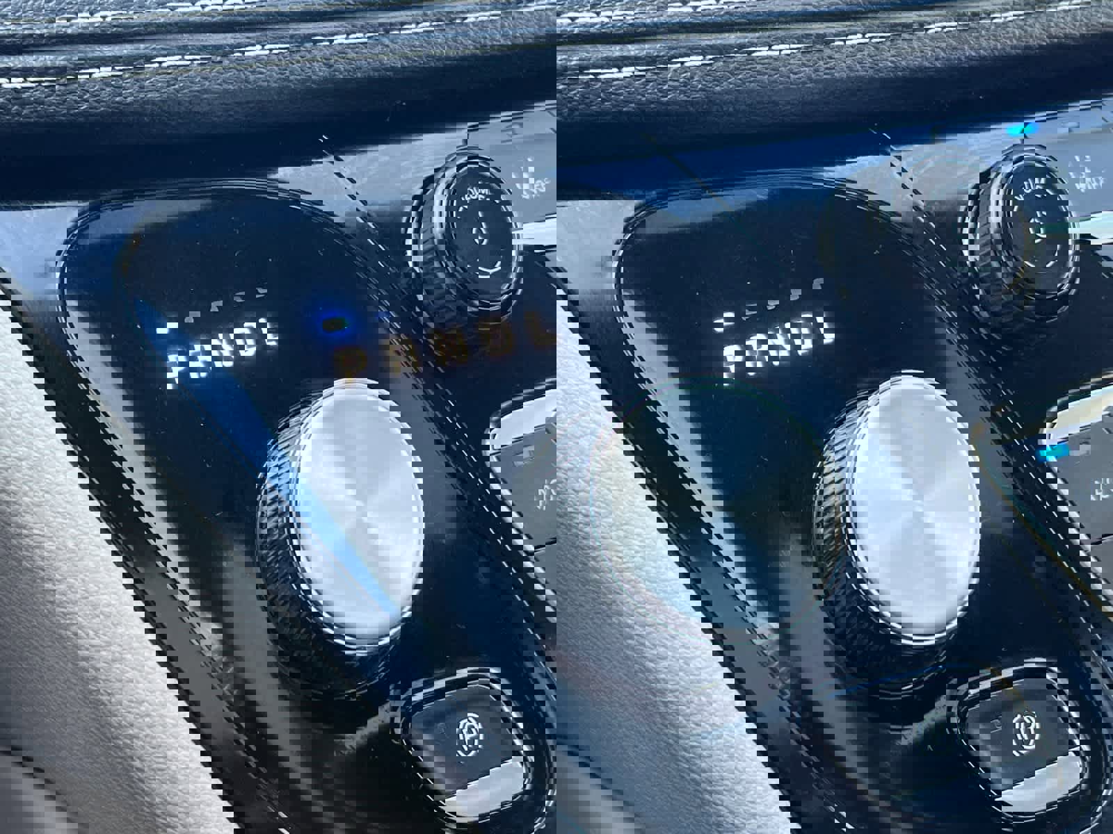 Used 2023 Chrysler Pacifica Limited image 23