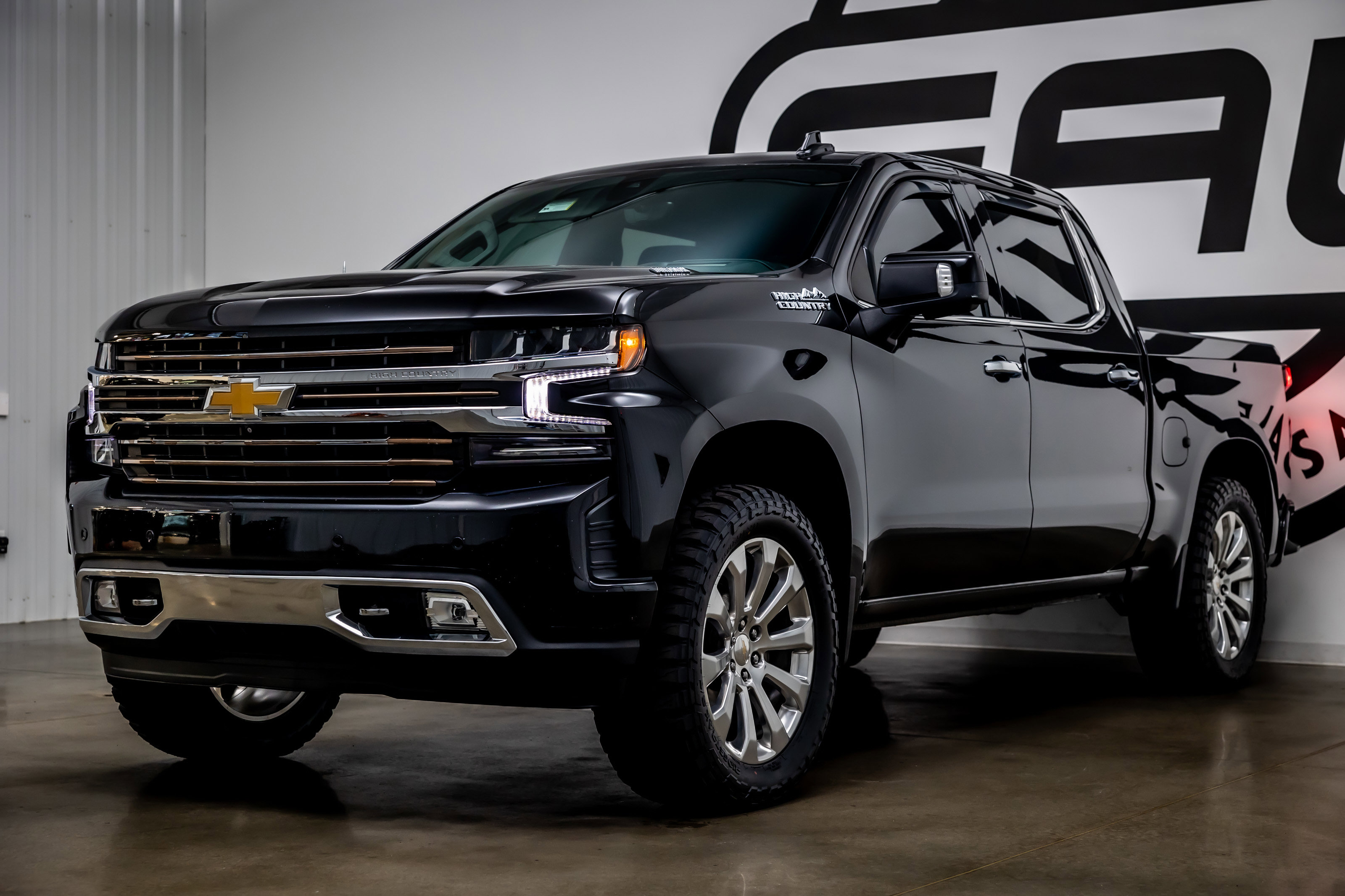 Used 2021 Chevrolet Silverado 1500 High Country w/ Technology Package image 30