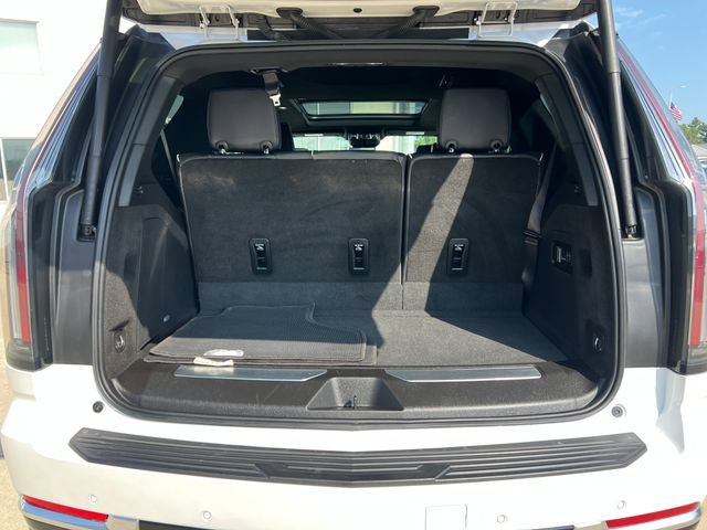 Certified 2025 Cadillac Escalade Premium Luxury AWD/4WD image 22