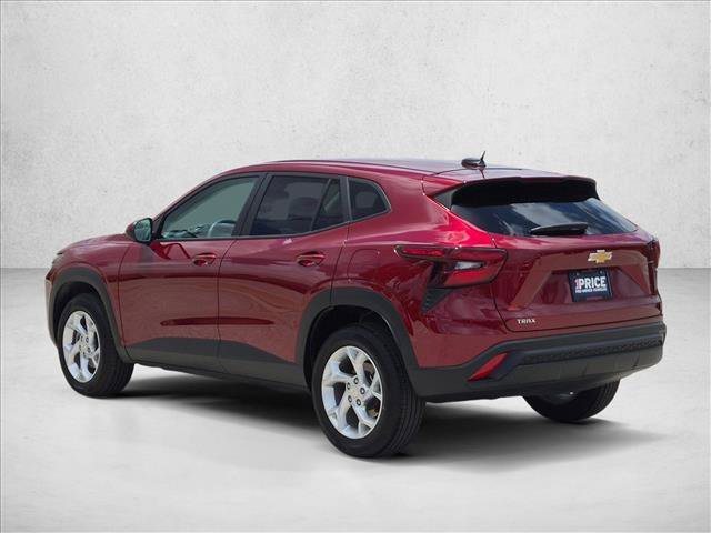 Used 2025 Chevrolet Trax LS w/ LS Convenience Package FWD image 8