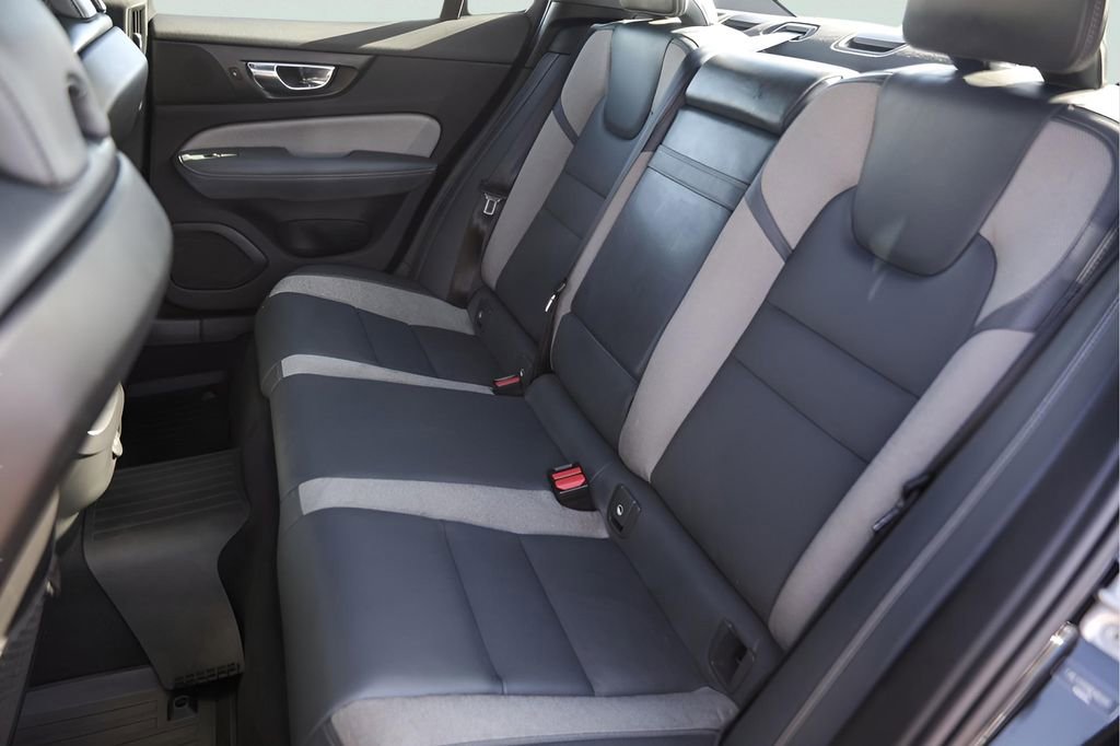 Used 2022 Volvo S60 B5 R-Design w/ Climate Package image 28