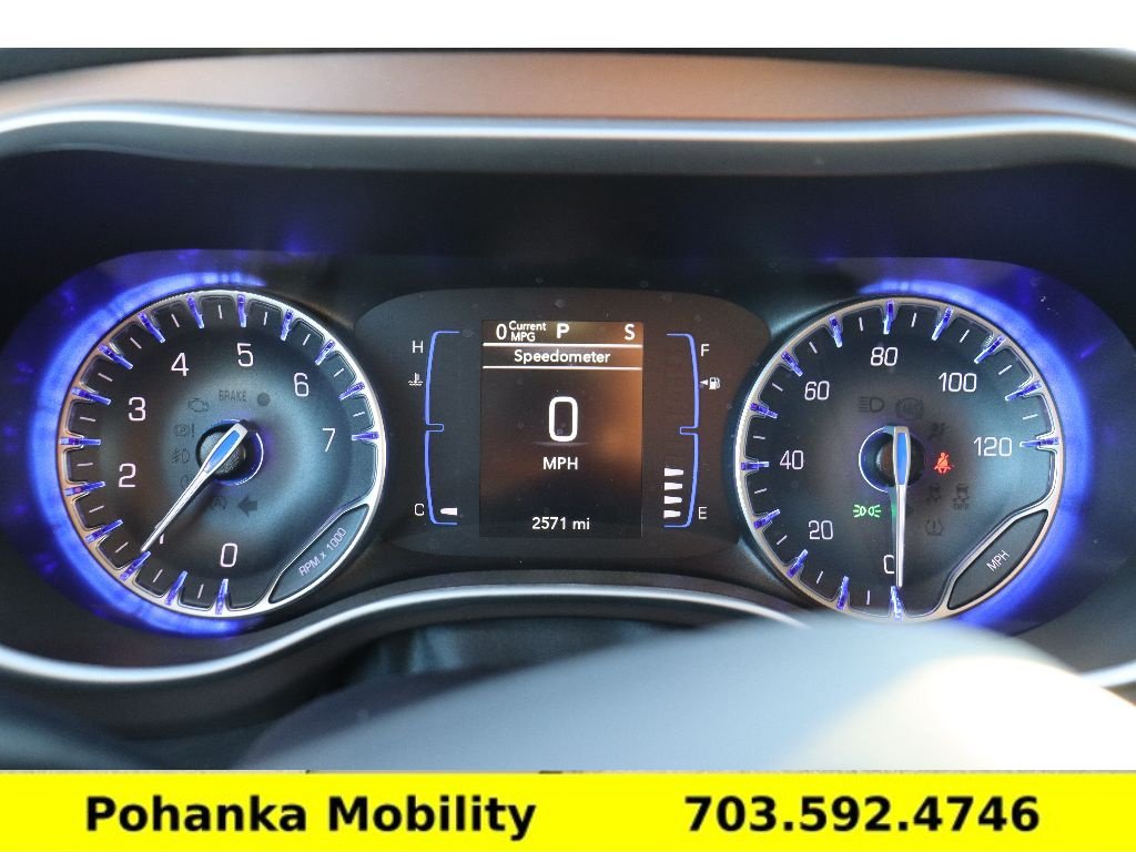 Used 2024 Chrysler Voyager LX FWD image 11