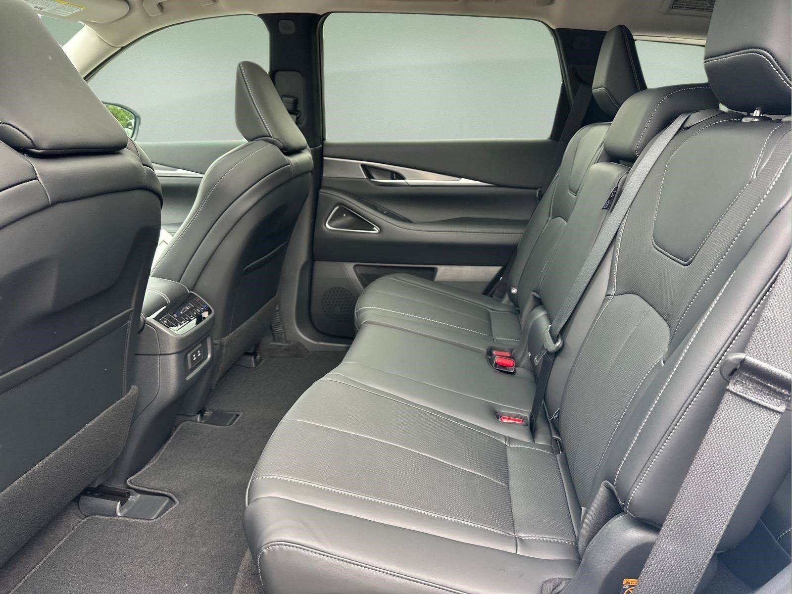 New 2027 INFINITI QX60 Luxe w/ Cargo Package FWD image 15