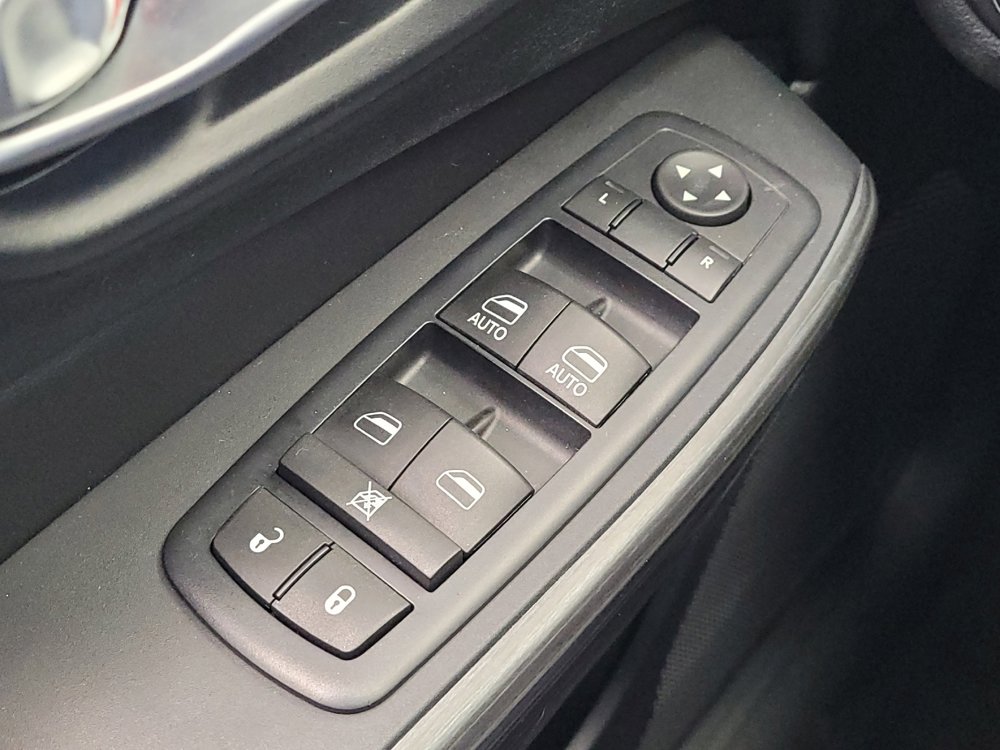 Used 2016 Jeep Cherokee 75th Anniversary AWD/4WD image 27