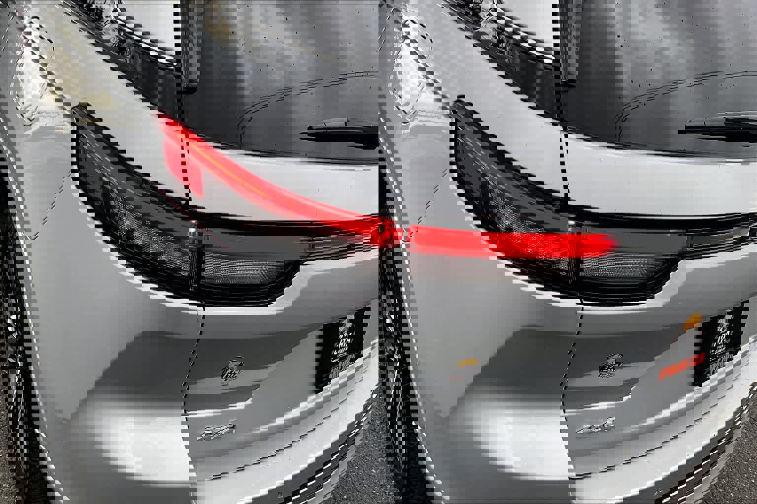 Used 2024 Jeep Grand Cherokee Overland image 32