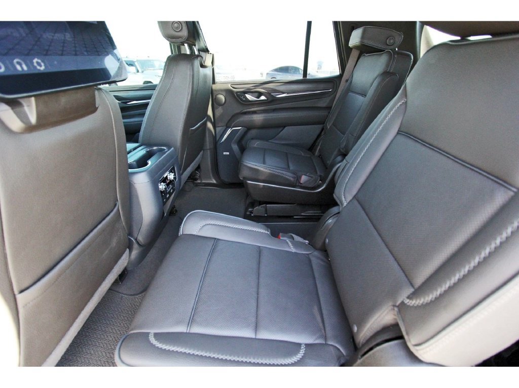 Used 2024 GMC Yukon Denali AWD/4WD image 7
