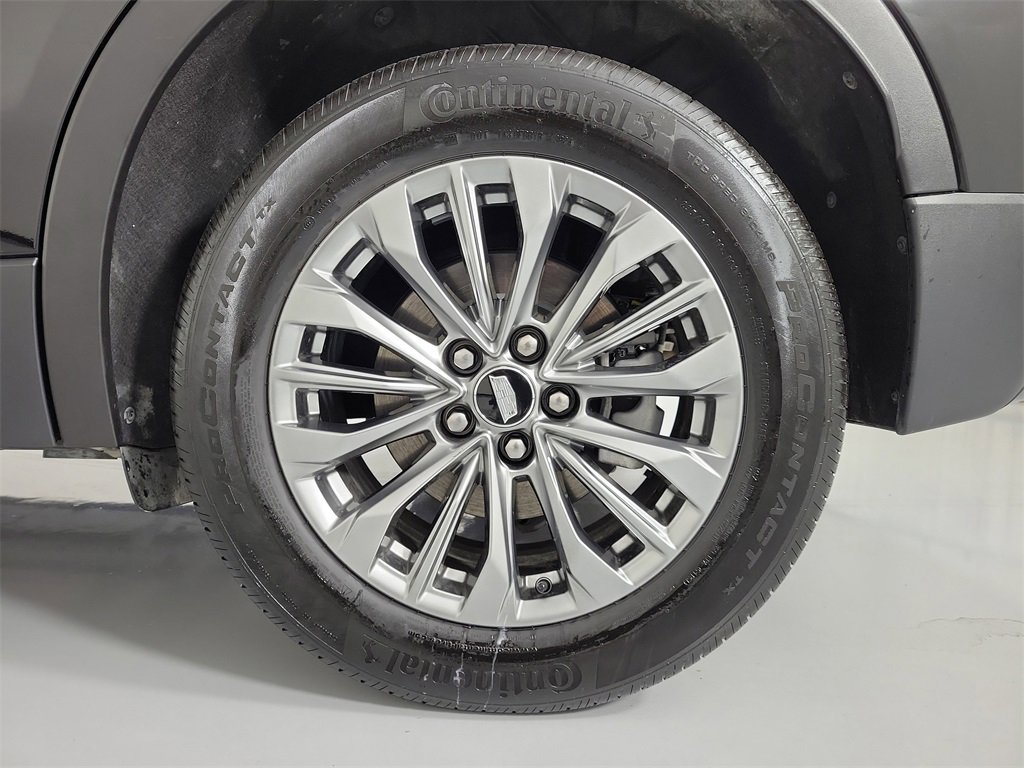 Certified 2025 Cadillac XT4 Premium Luxury image 10