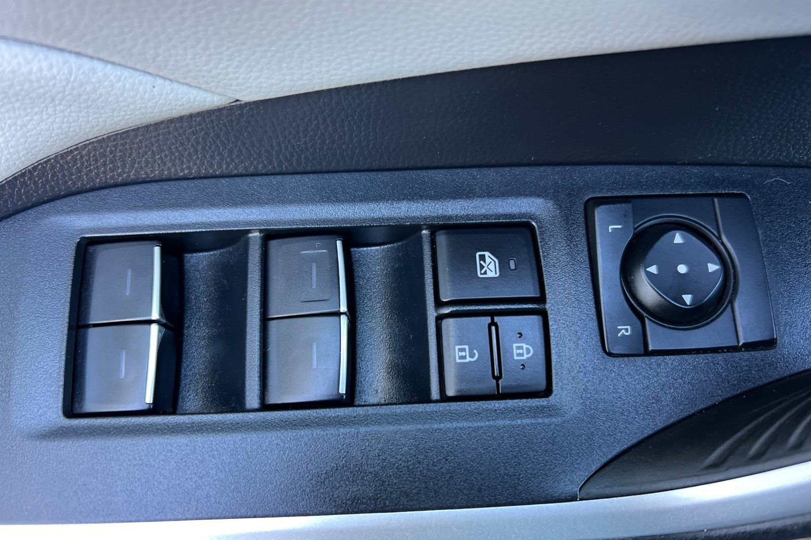 Certified 2022 Toyota RAV4 XLE Premium image 11