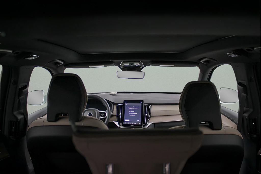 New 2026 Volvo XC90 B5 Core w/ Protection Package Premier image 16