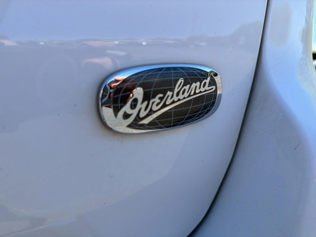 Used 2014 Jeep Grand Cherokee Overland w/ Advanced Technology Group AWD/4WD image 9