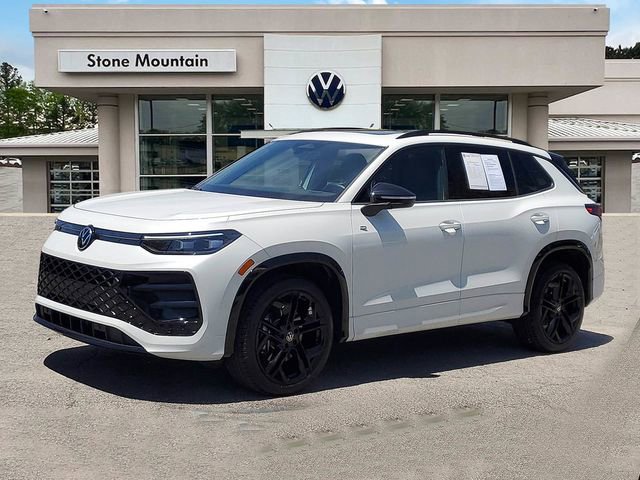 Certified 2025 Volkswagen Tiguan SE R-Line