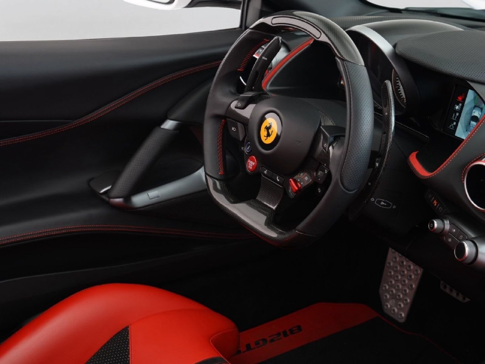 Used 2022 Ferrari 812 GTS RWD image 27