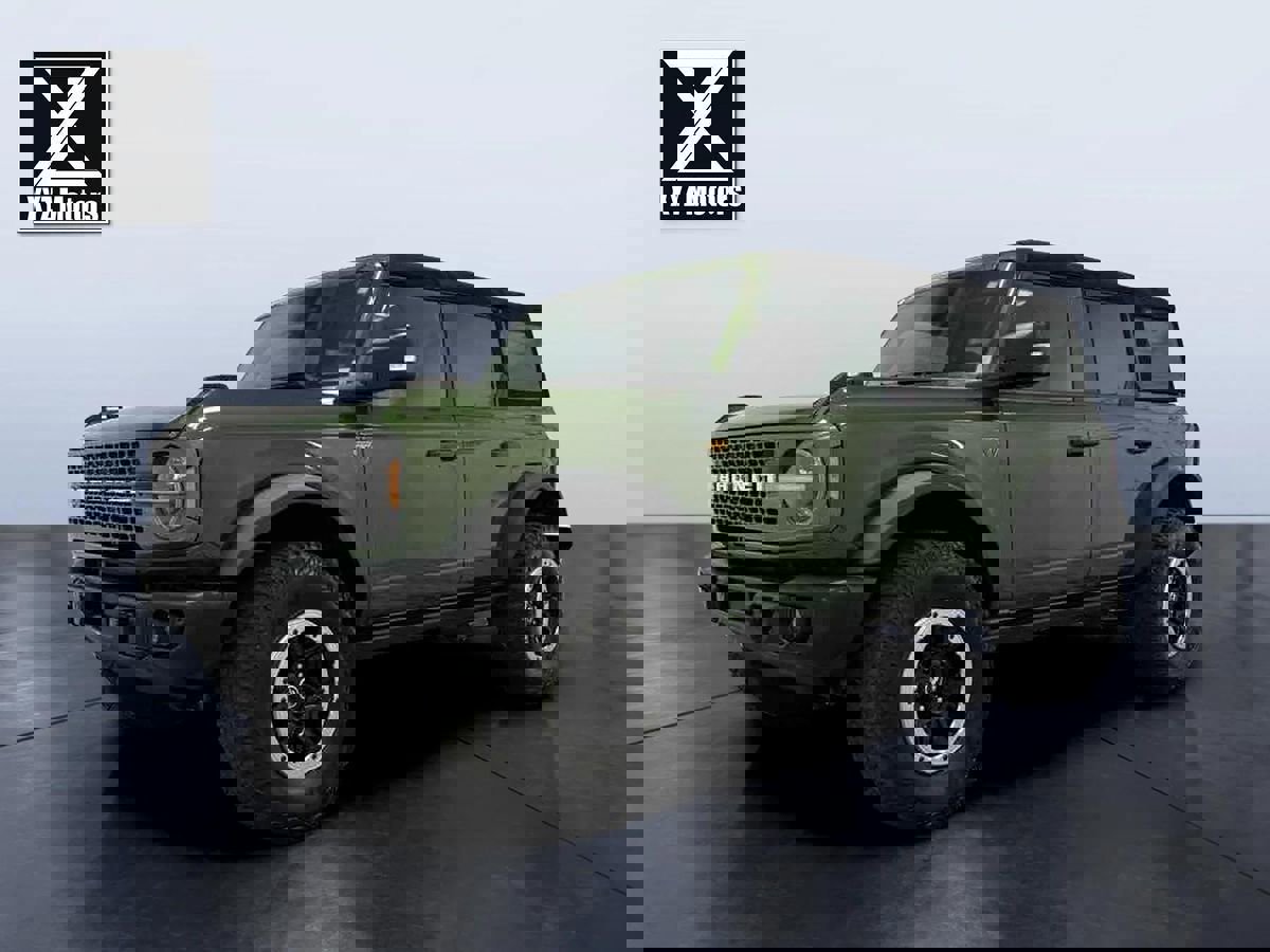 Used 2023 Ford Bronco Badlands w/ Sasquatch Package image 3