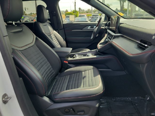 Used 2025 Ford Explorer ST-Line w/ Premium Package RWD image 18