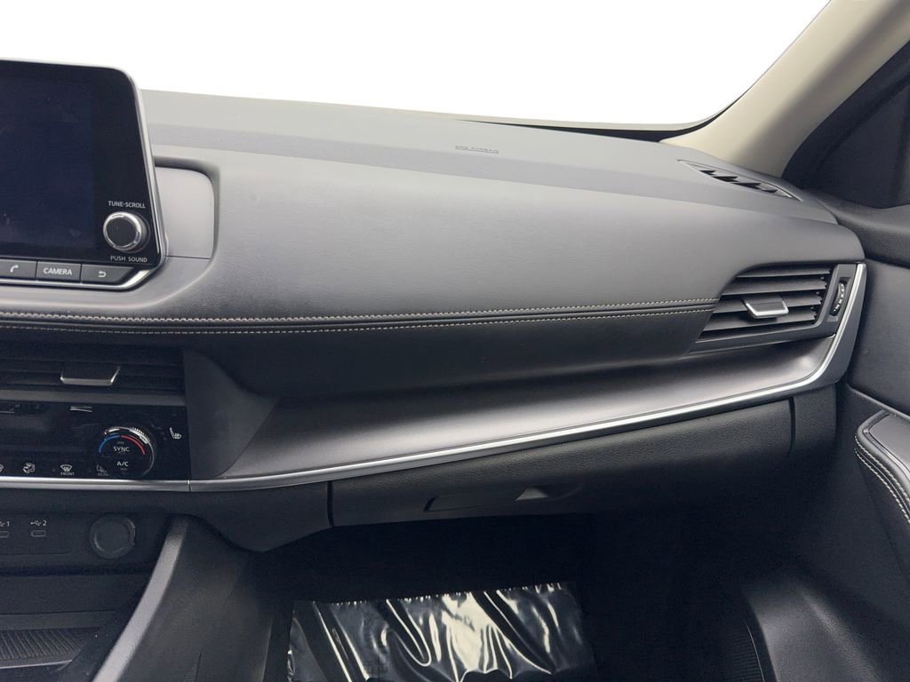 Used 2024 Nissan Rogue SV w/ SV Premium Package image 57