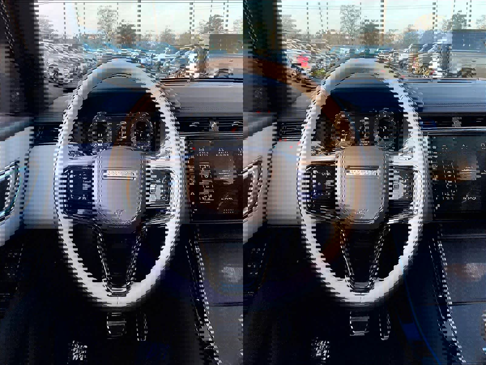 New 2026 Land Rover Range Rover Velar Dynamic SE image 15