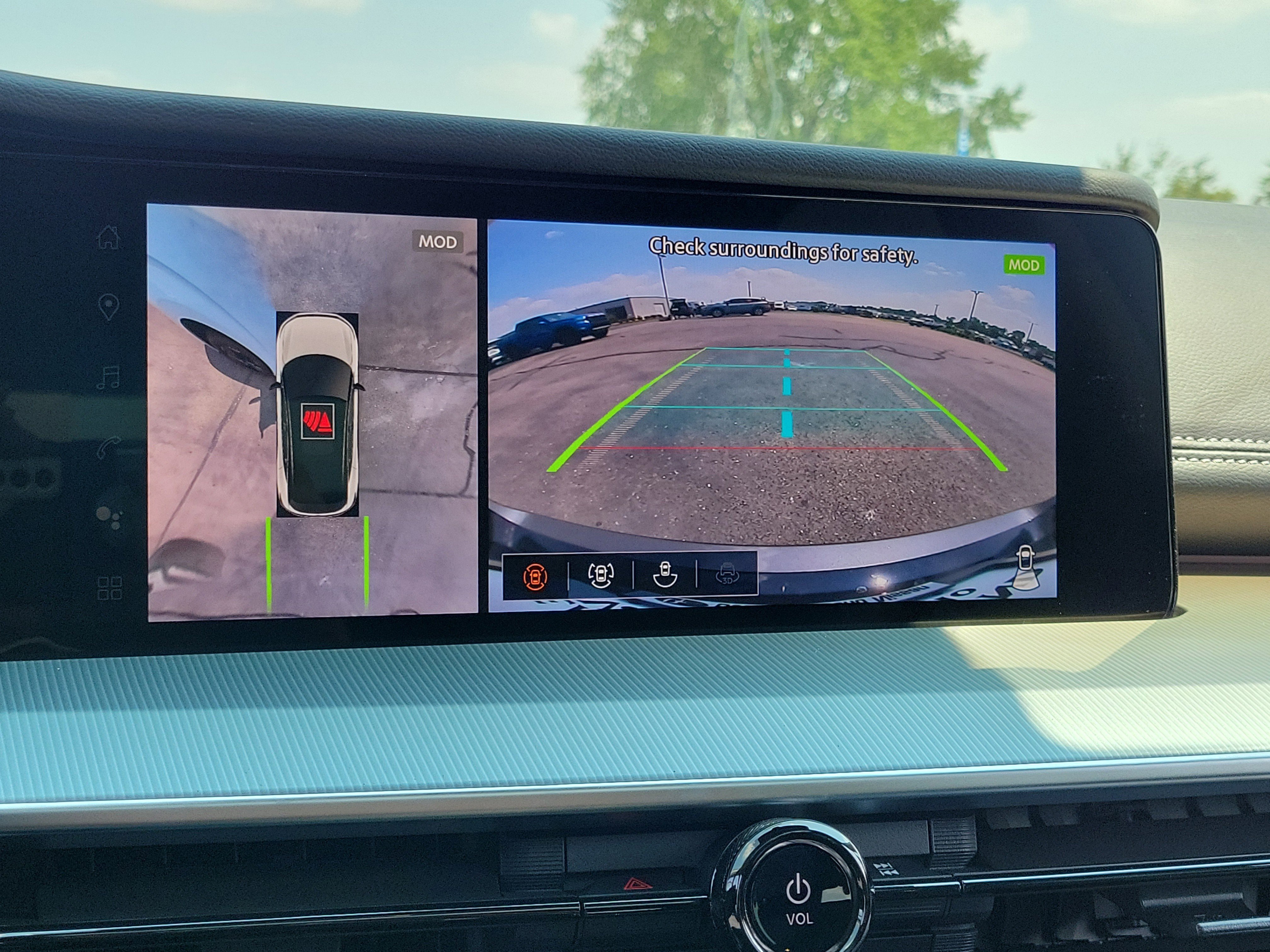 Used 2025 Nissan Murano Platinum w/ Cargo Package image 25