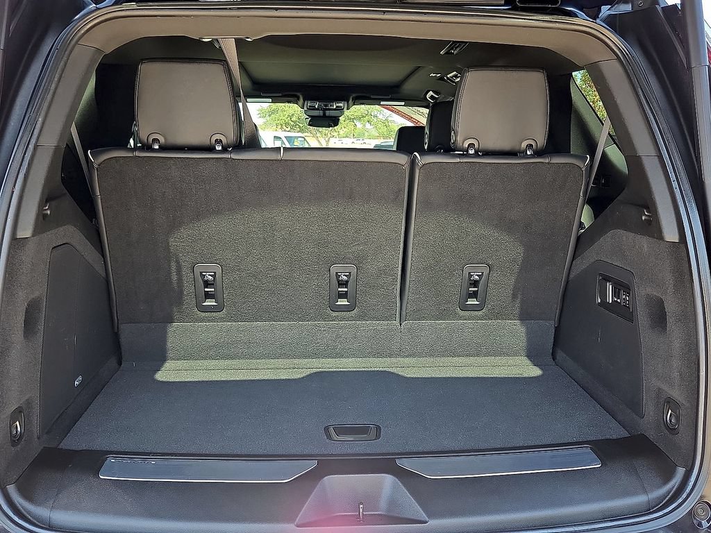 Used 2023 Cadillac Escalade Sport w/ LPO, Floor Liner Package AWD/4WD image 12