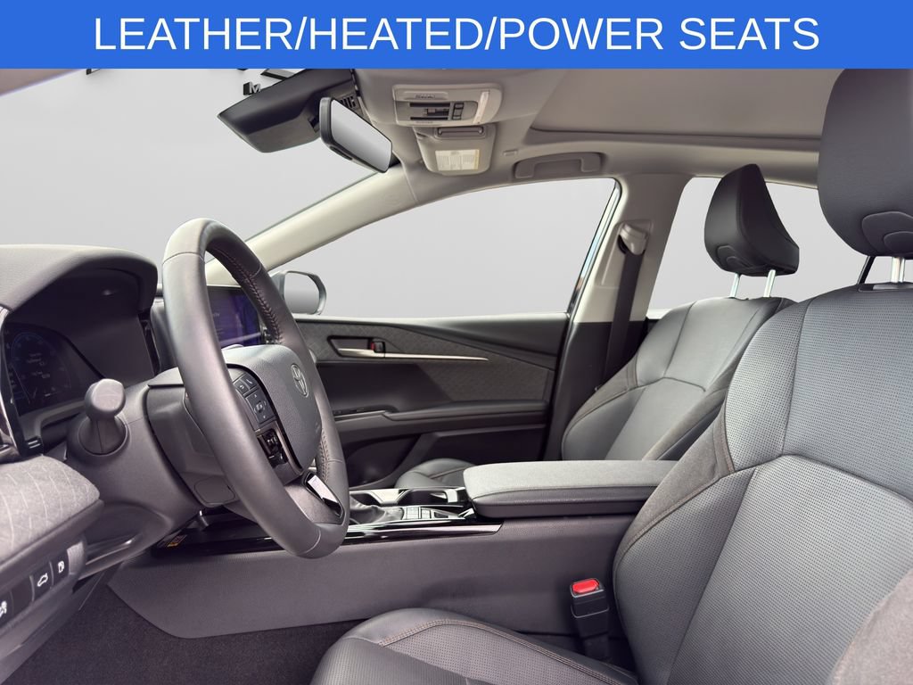 Used 2025 Toyota Camry XLE AWD/4WD video 3