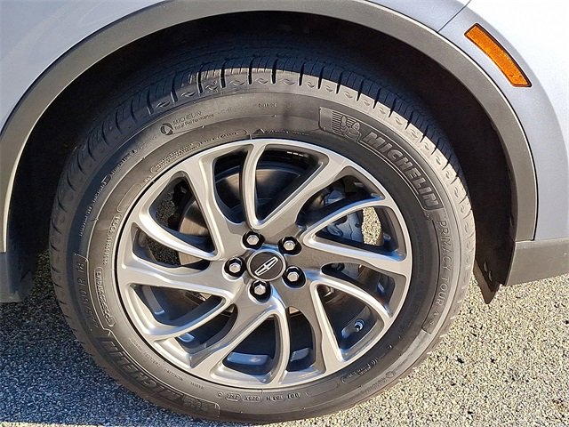 Used 2022 Lincoln Corsair Standard w/ Equipment Group 101A image 9