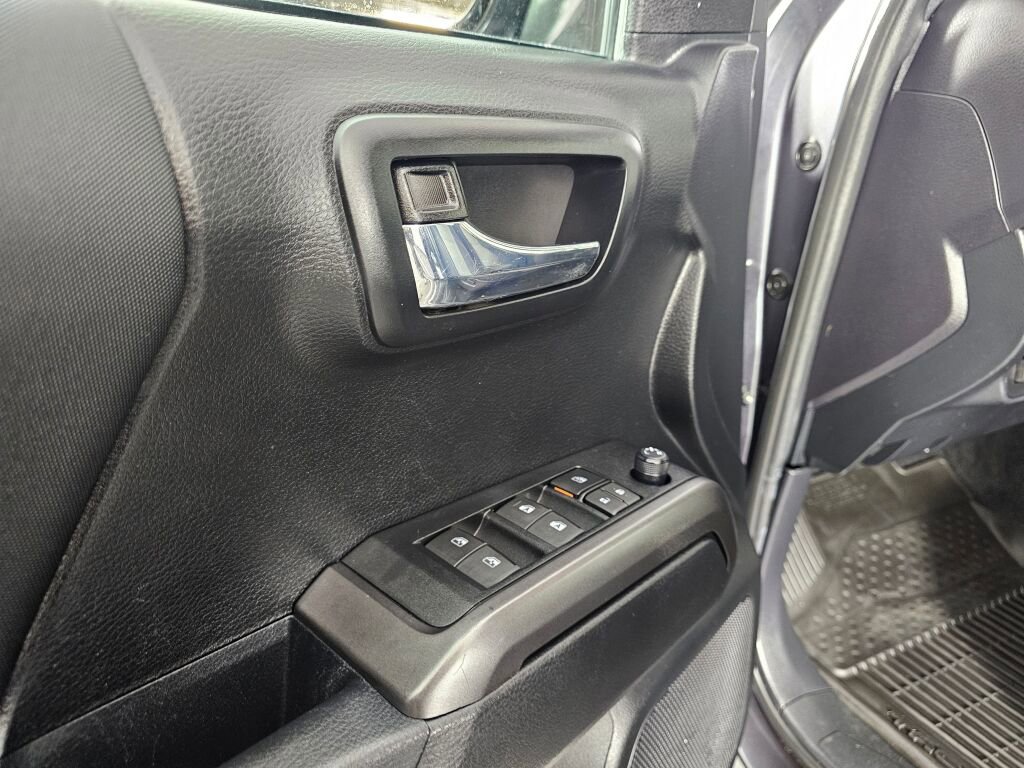 Used 2021 Toyota Tacoma TRD Off-Road image 20