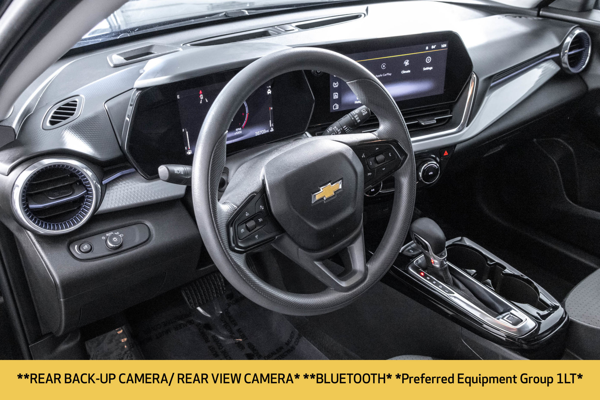 Used 2025 Chevrolet Trax LT FWD image 5