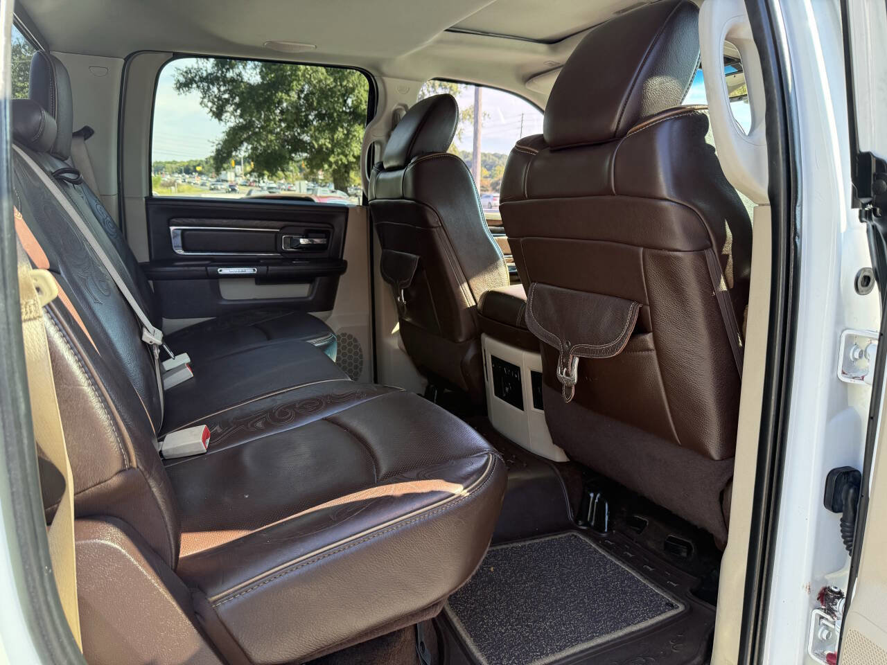 Used 2017 RAM 3500 Laramie Longhorn image 16