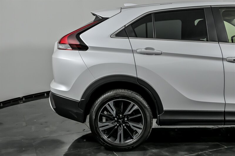 Used 2024 Mitsubishi Eclipse Cross SE AWD/4WD image 11