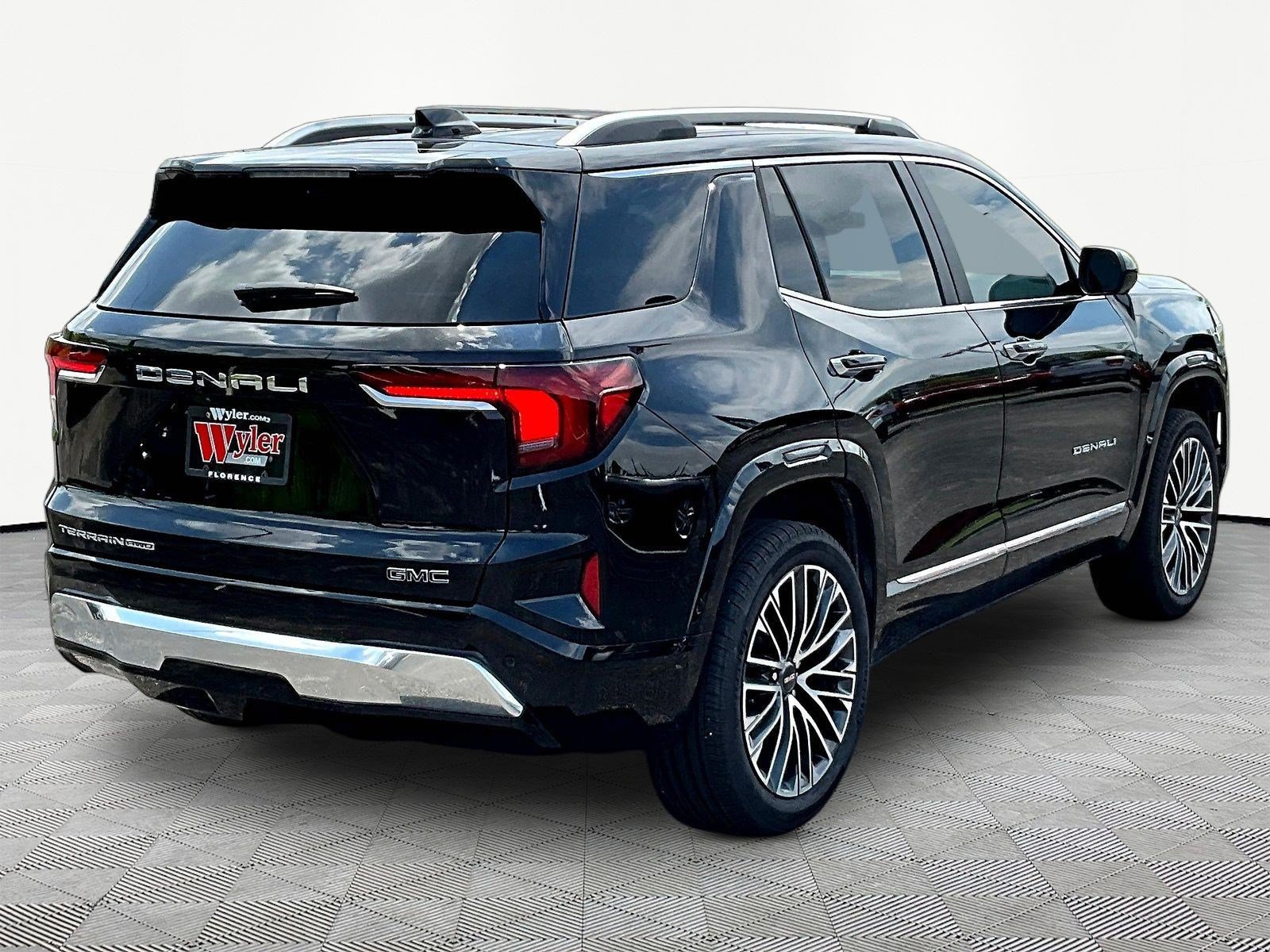 Used 2026 GMC Terrain Denali w/ LPO, Floor Liner Package AWD/4WD image 6