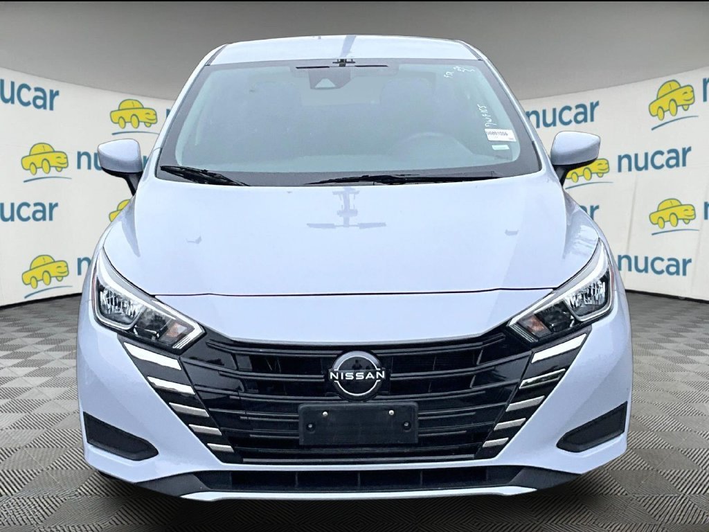 Used 2024 Nissan Versa SV FWD image 2