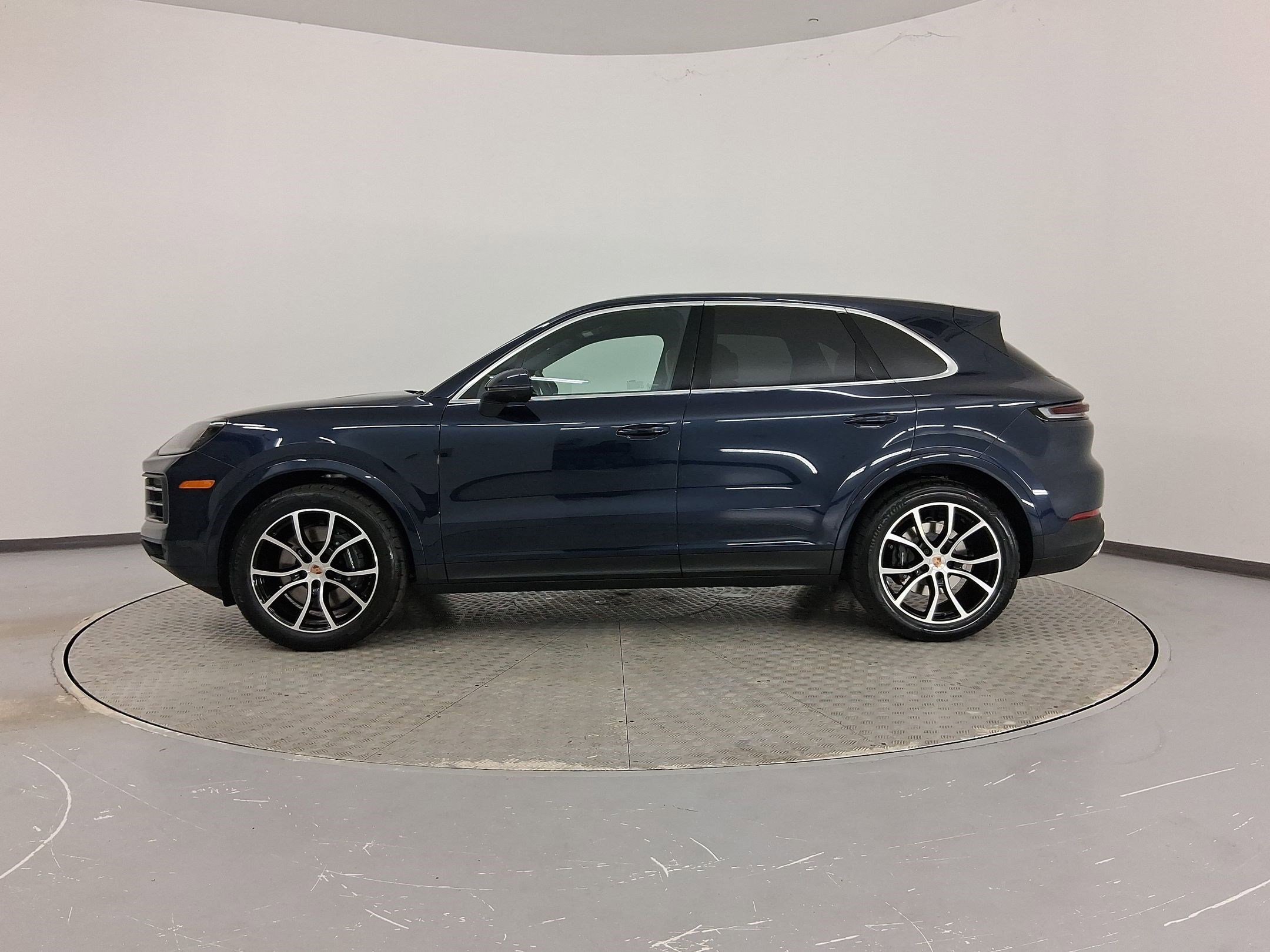 New 2026 Porsche Cayenne AWD/4WD image 2
