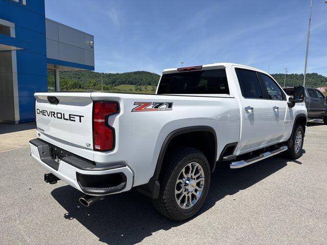 Used 2026 Chevrolet Silverado 2500 LT w/ Z71 Chrome Sport Edition AWD/4WD image 4