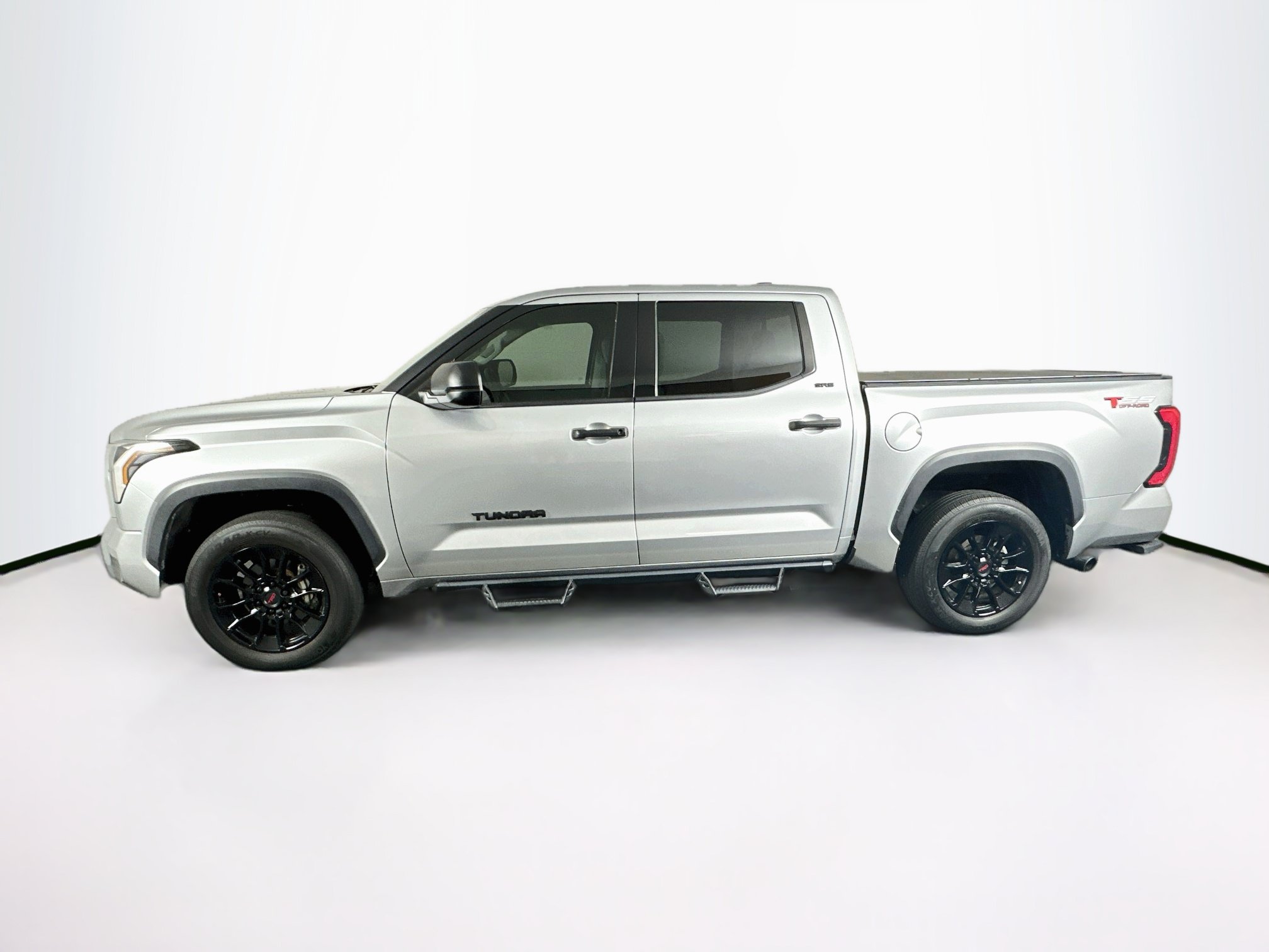 Used 2023 Toyota Tundra SR5 AWD/4WD image 4