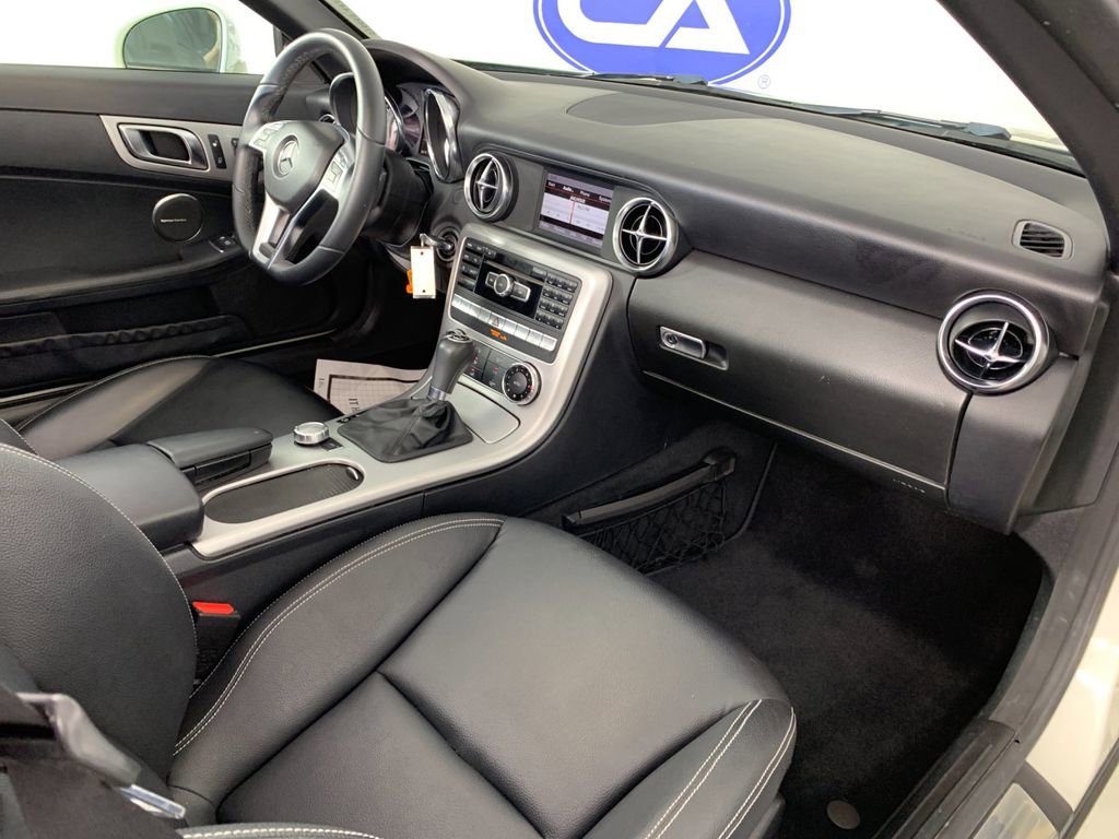 Used 2013 Mercedes-Benz SLK 250 image 32