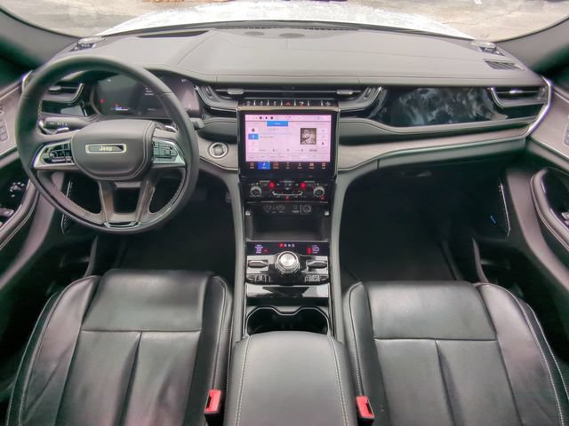 Used 2022 Jeep Grand Cherokee Overland w/ Adv Protech Group III AWD/4WD image 18