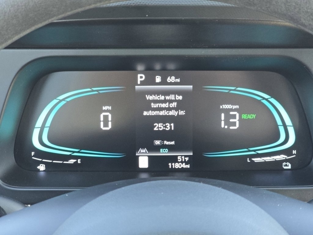 Used 2025 Hyundai Elantra Blue image 29