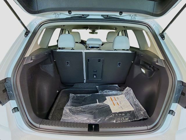 New 2026 Volkswagen Taos SE image 25