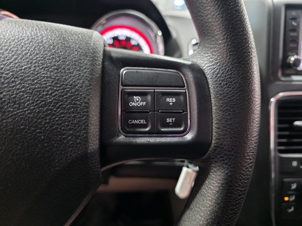 Used 2019 Dodge Grand Caravan SE FWD image 25